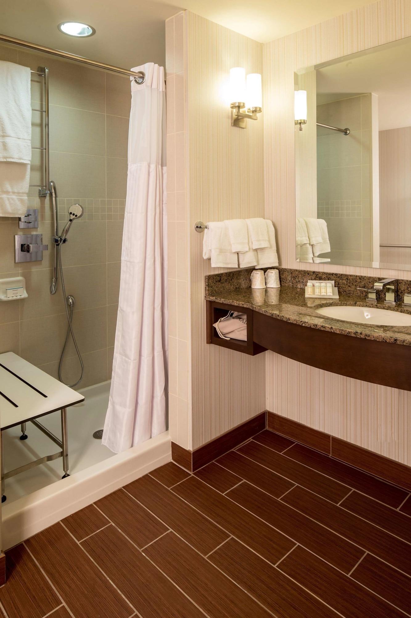 Hilton Garden Inn Uniontown Esterno foto