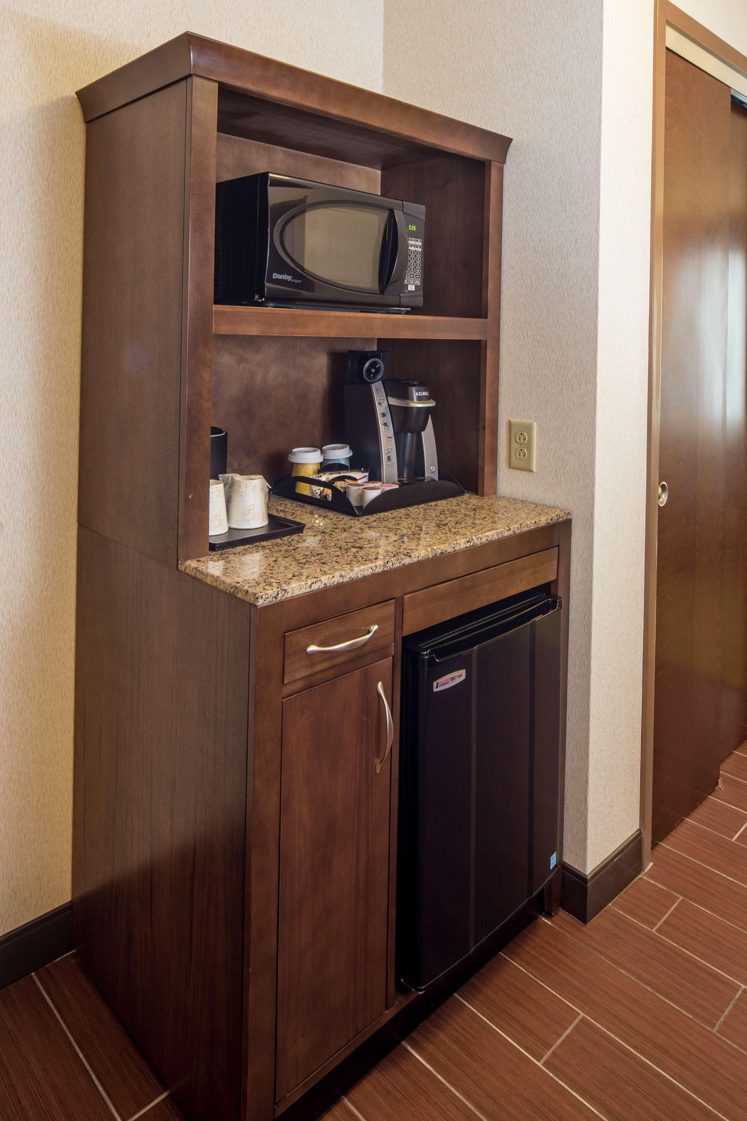Hilton Garden Inn Uniontown Esterno foto