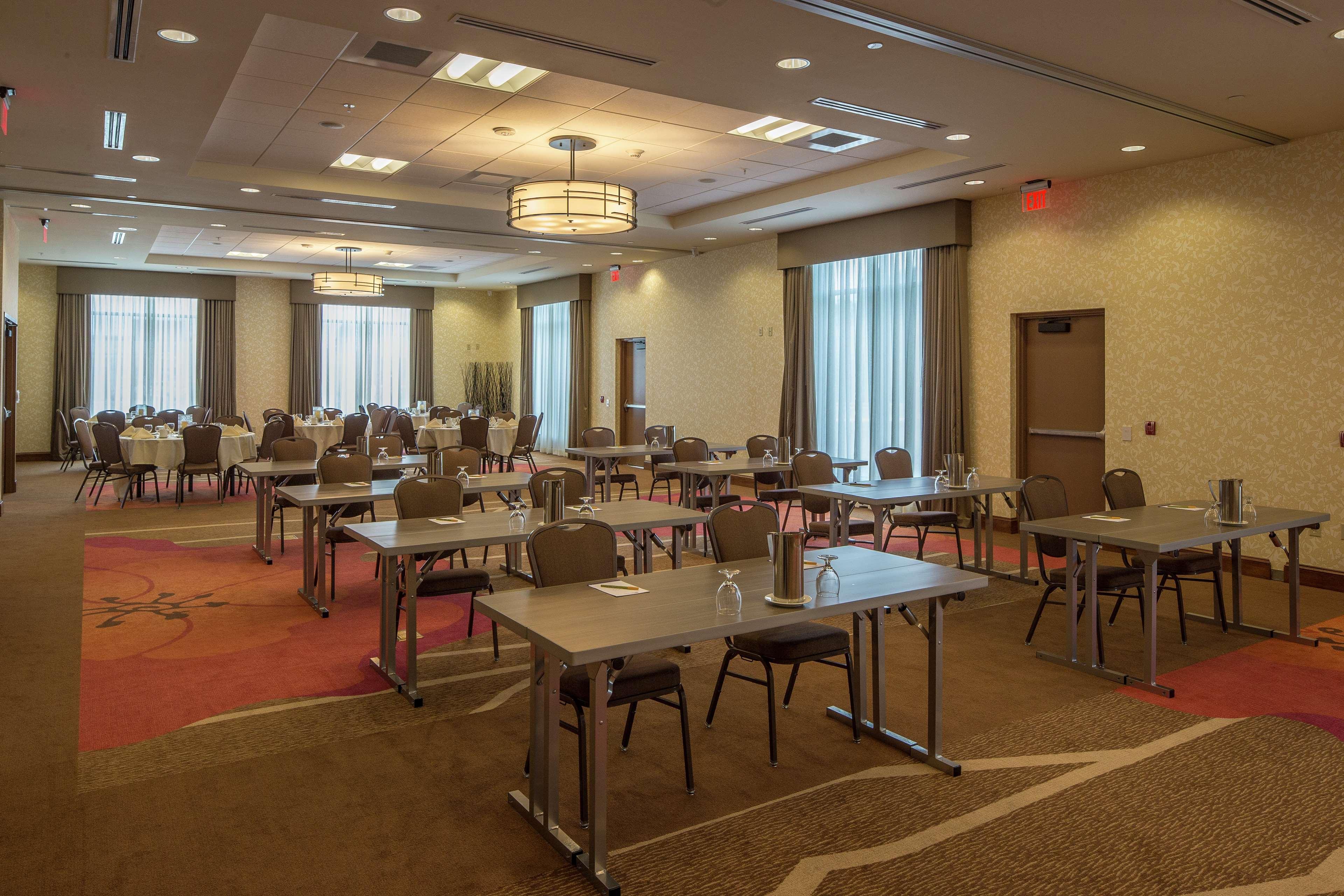 Hilton Garden Inn Uniontown Esterno foto