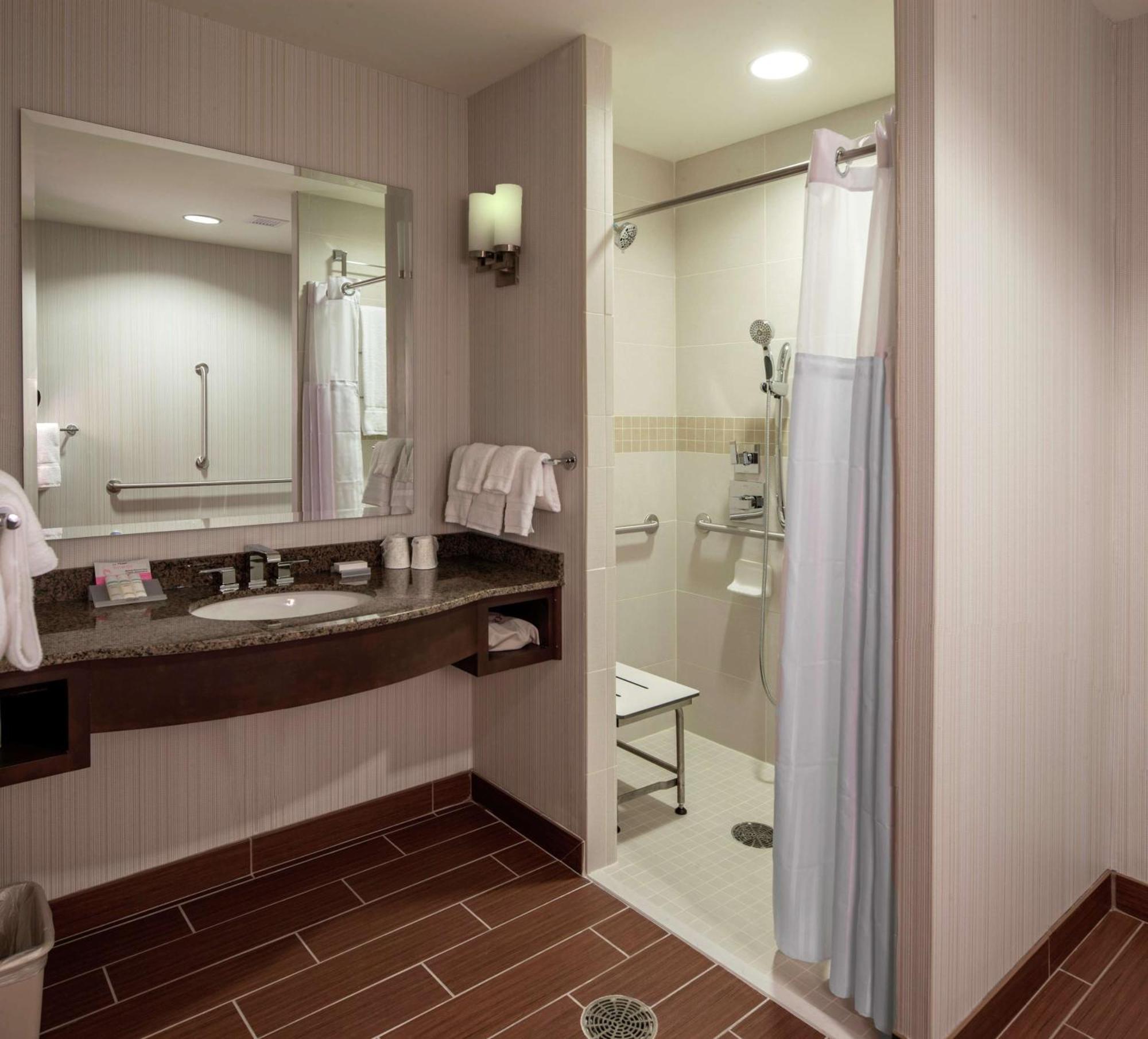 Hilton Garden Inn Uniontown Esterno foto